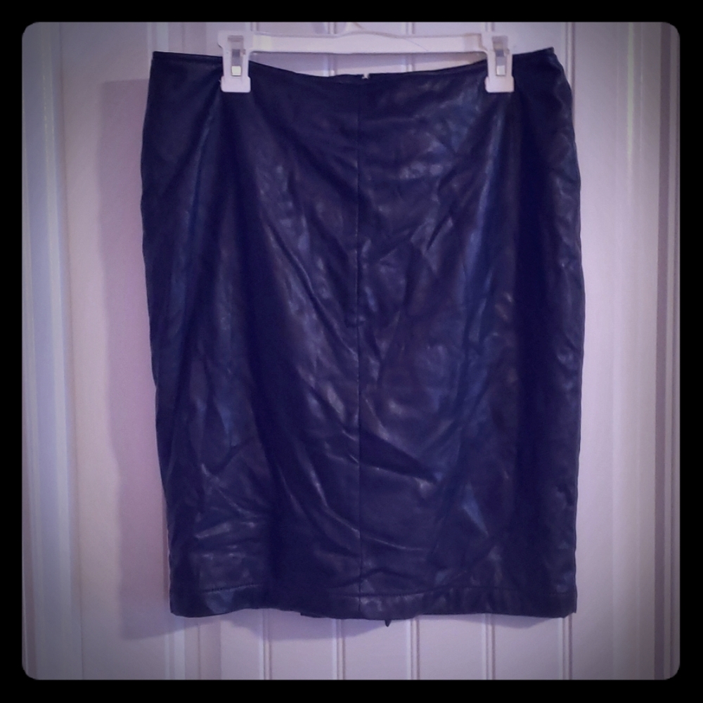 Leatherette skirt